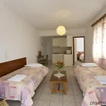 Gikas Triple Sea View B7 Aparthotel 3*