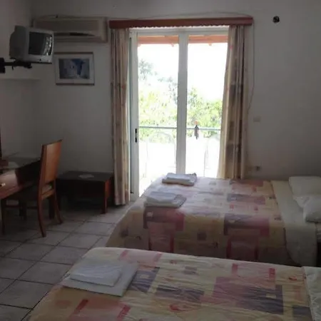 شقة فندقية Gikas Triple Sea View B7 3*