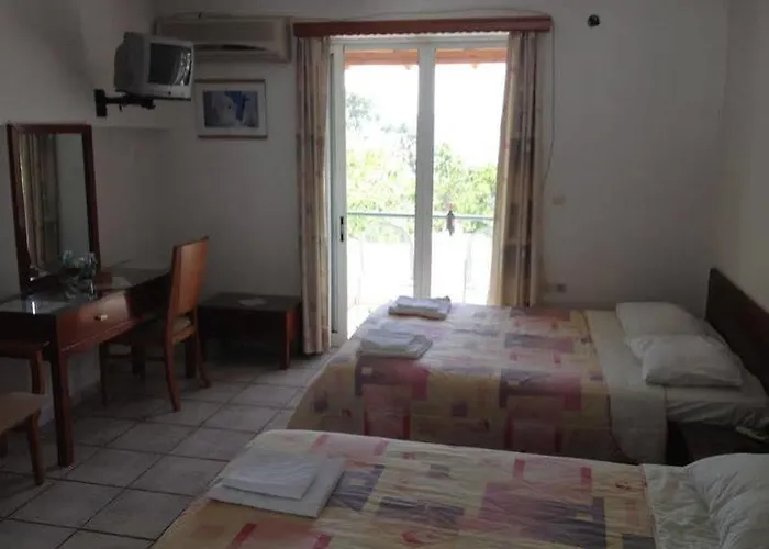 Ξενοδοχείο με διαμερίσματα Gikas Triple Sea View B7 3*